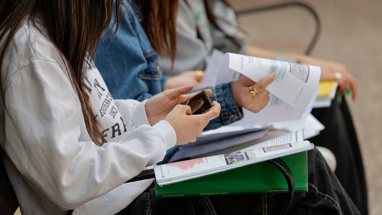 Este es el tiempo máximo que se debe usar el celular para mejorar la salud mental