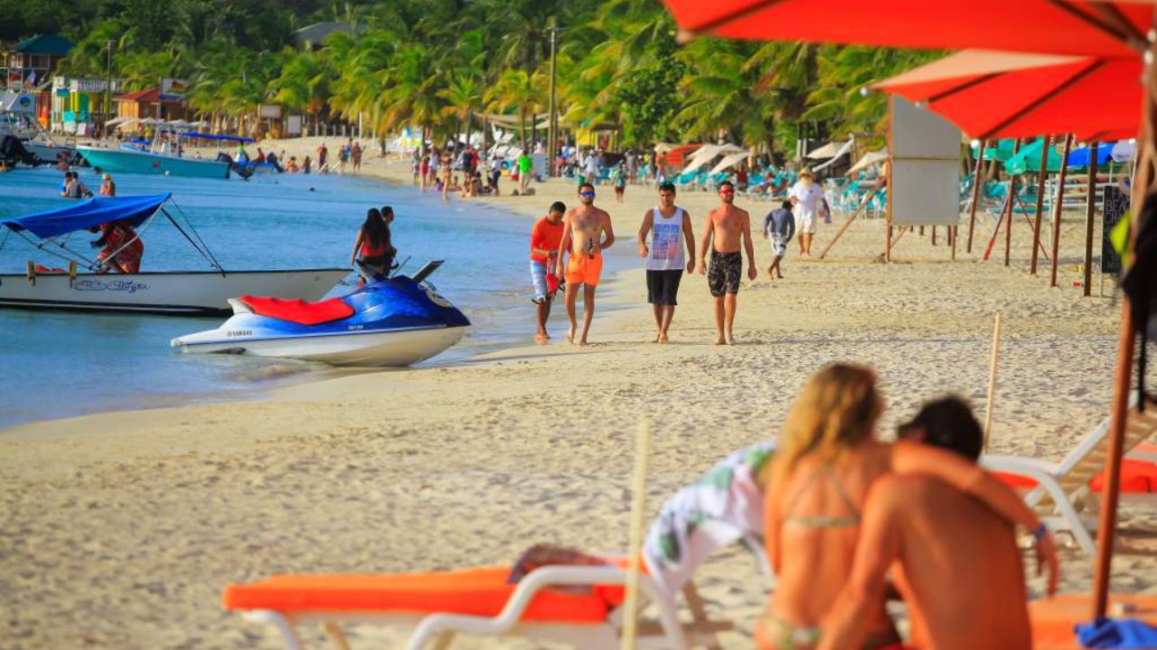 ¿Cuánto deja un turista extranjero en la economía durante su estadía en Honduras?