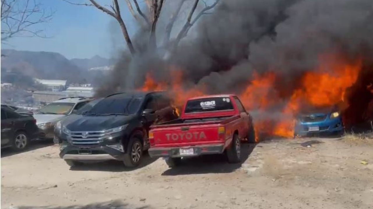 VIDEO: Así fue como incendio en zacateras destruyó 19 vehículos en Comayagüela