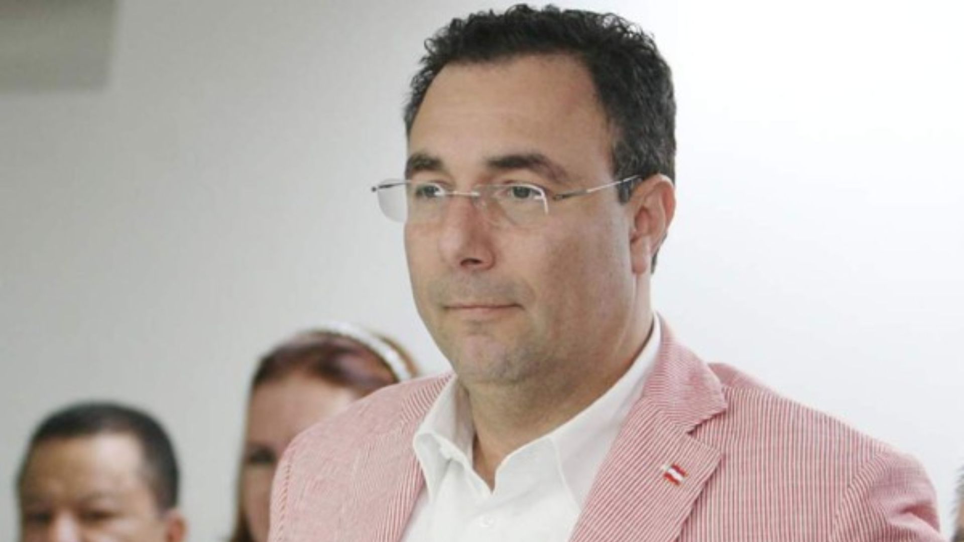 Potenciar recursos naturales y crear escuelas técnicas: propuestas de Luis Zelaya