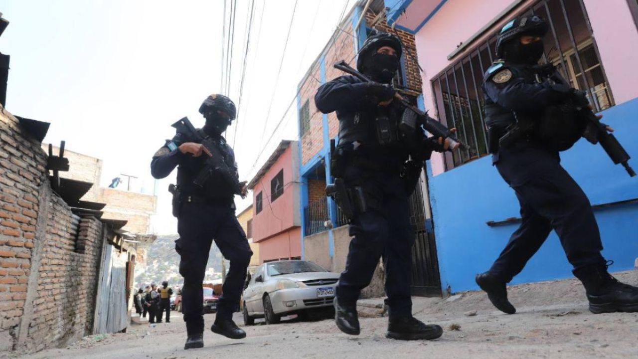 Denuncian que niñas y mujeres han sido golpeadas durante el estado de excepción