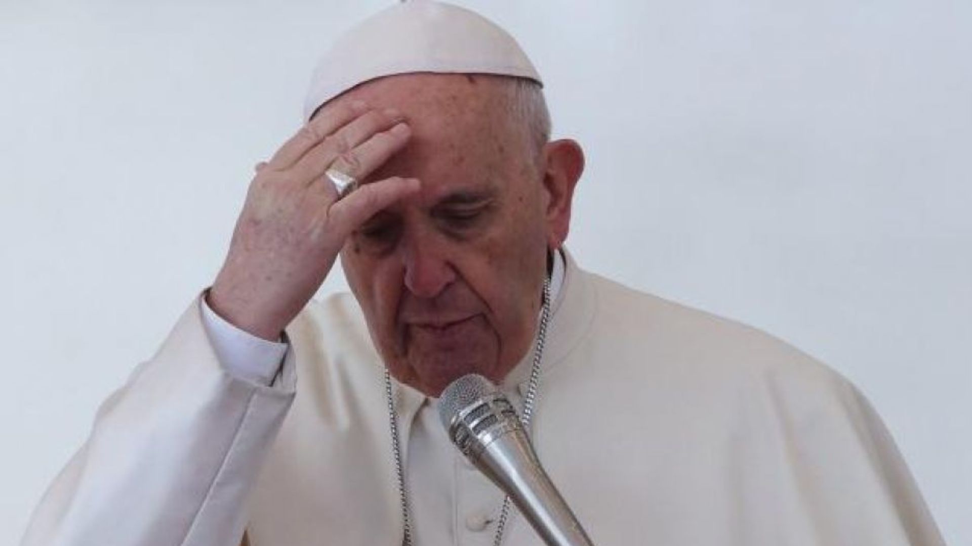 El papa descansa bien y sigue estable tras episodio de broncoespasmo