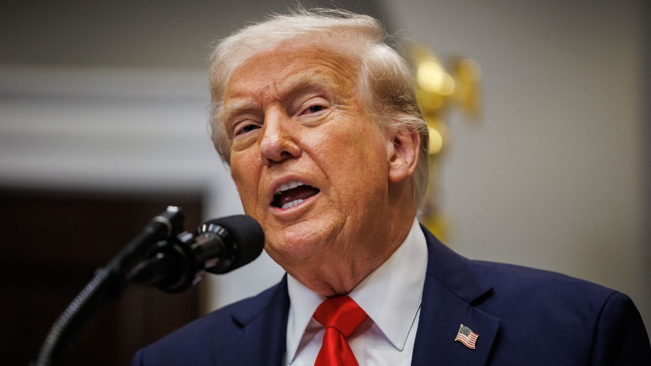 Trump ordena paralizar toda la ayuda militar en curso a Ucrania