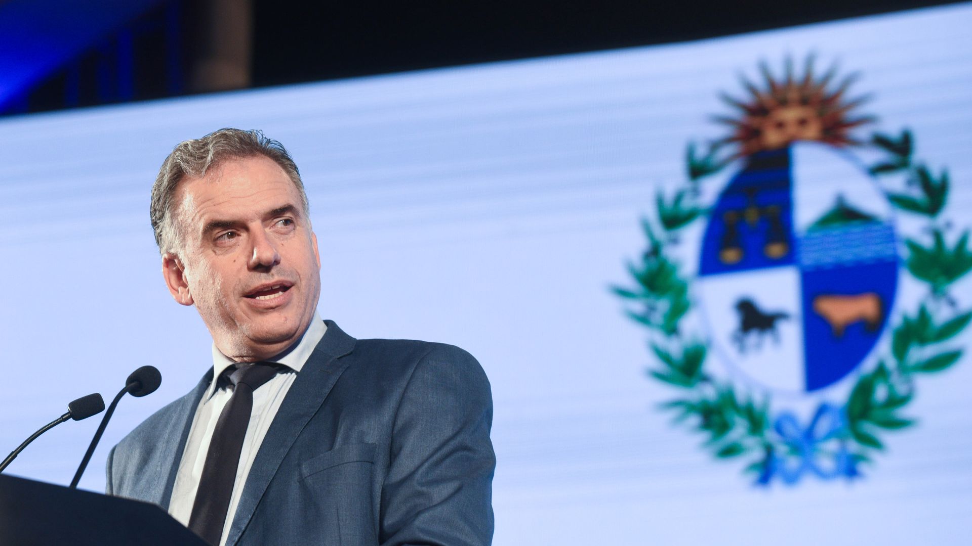 Yamandú Orsi es investido como nuevo presidente de Uruguay hasta 2030