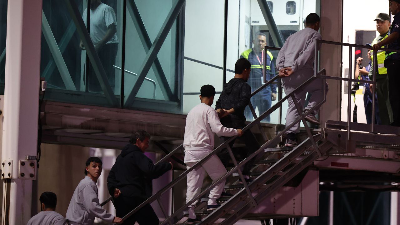 Venezuela advierte a Gobierno de Trump que no acogerá deportados en represalia