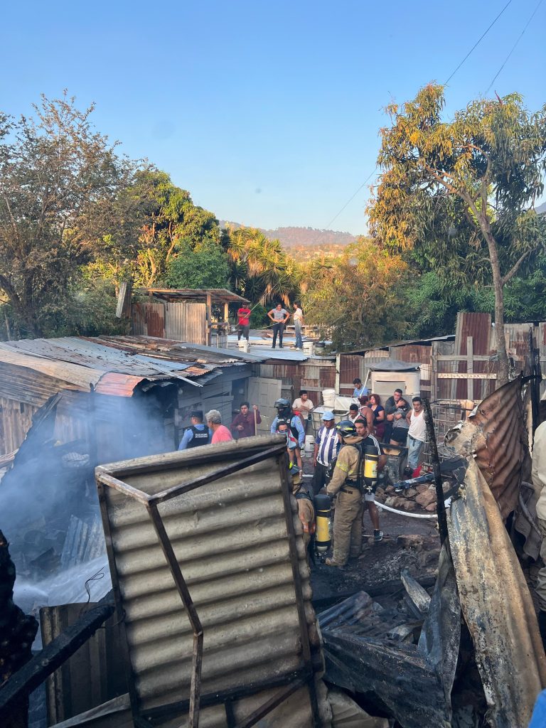 Incendio en colonia Nueva Suyapa, Tegucigalpa.