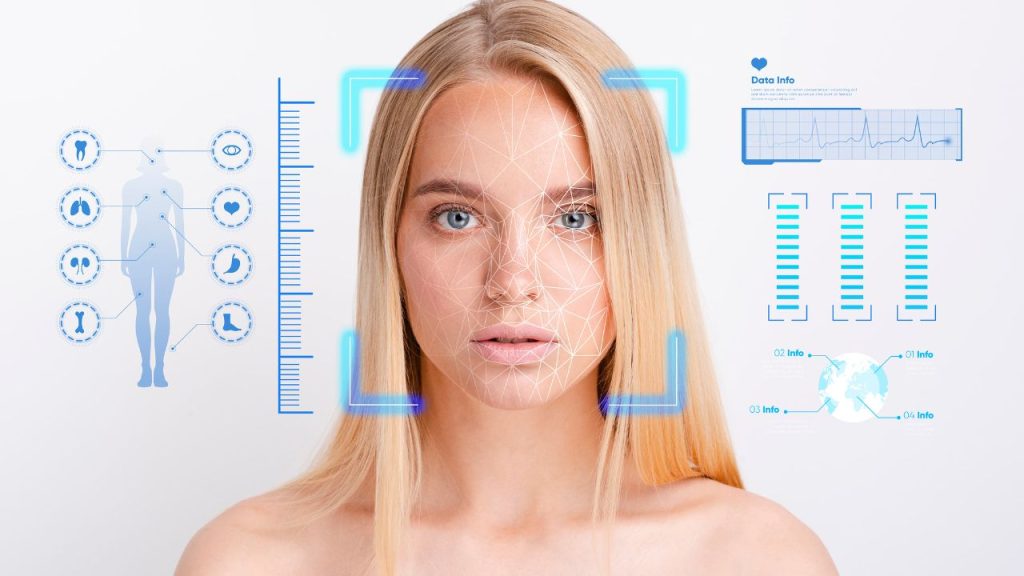 Una joven al lado de tecnología