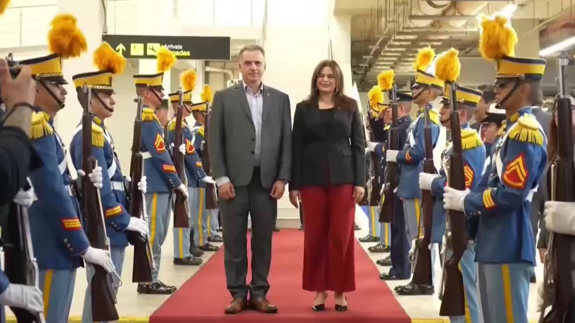 Cumbre Celac: Llegan a Honduras el presidente de Uruguay y el primer ministro de Guyana