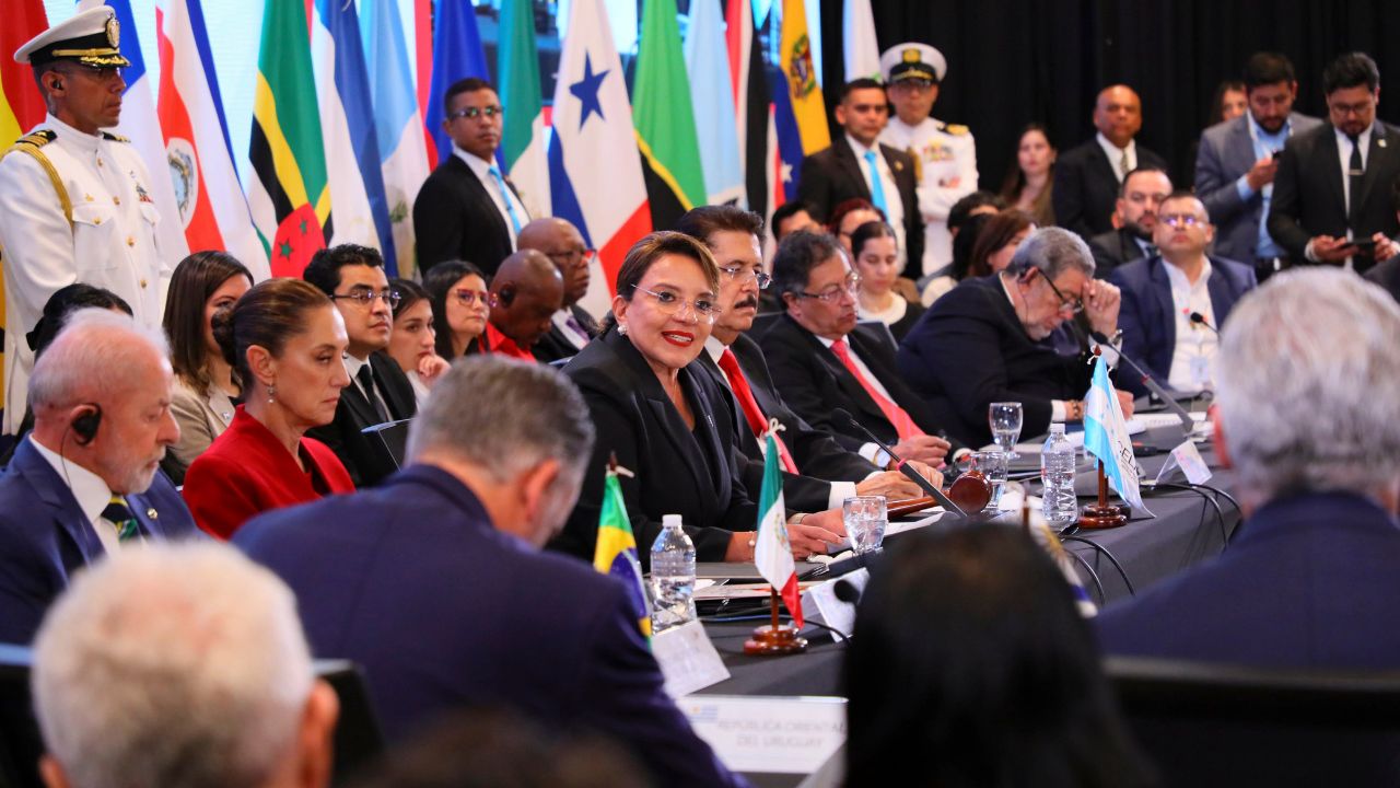 Debatir 'nuevo orden económico mundial' de Estados Unidos pide Castro a la Celac