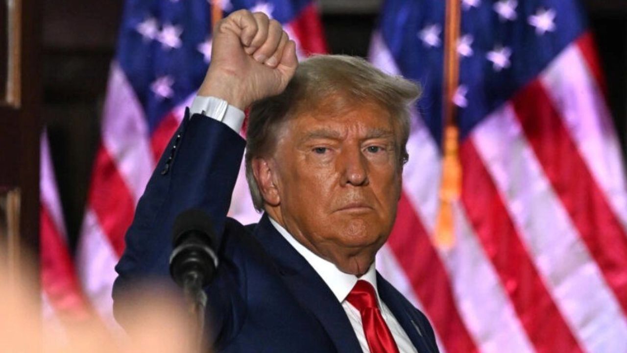 Imagen de Donald Trump cumple sus 100 días y culpa a Biden del 'caos' económico