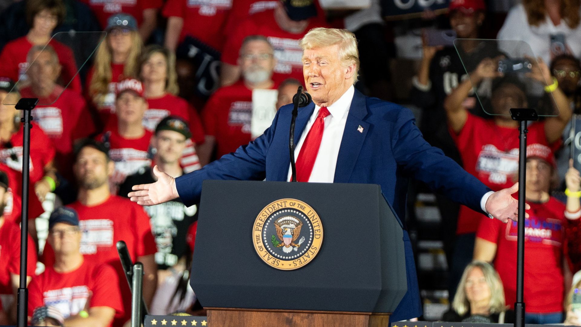 Trump dice que no quiere que China sufra por aranceles, por lo que ya negocian
