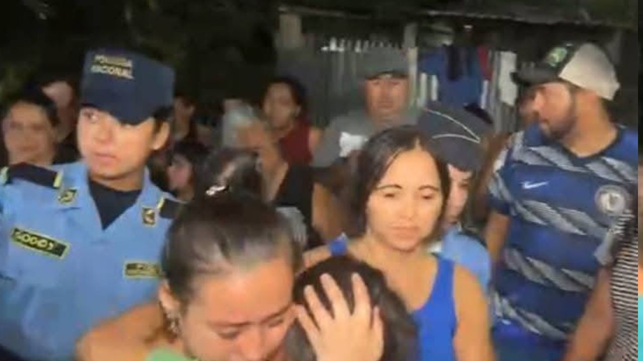 VIDEO: Misterio en hallazgo de hermanitas en el techo de su casa en Choloma