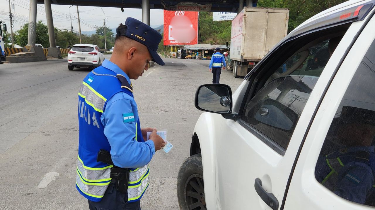 Miles de licencias de conducir decomisadas, reporta DNVT en Semana Santa