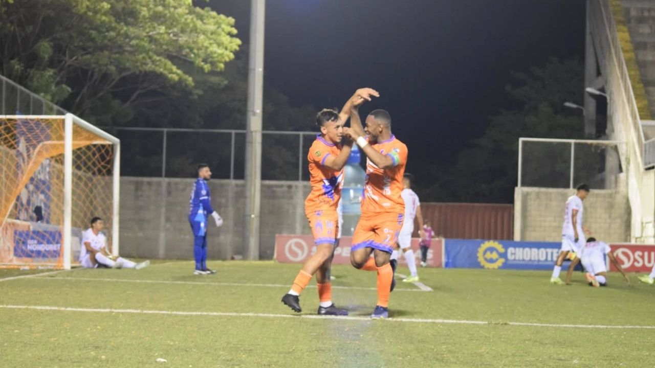 Lobos UPNFM salvan su categoría en Liga Nacional al vencer a Real Sociedad
