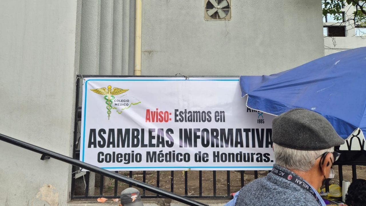 Colegio Médico acusa a autoridades de intimidar a protestantes del IHSS