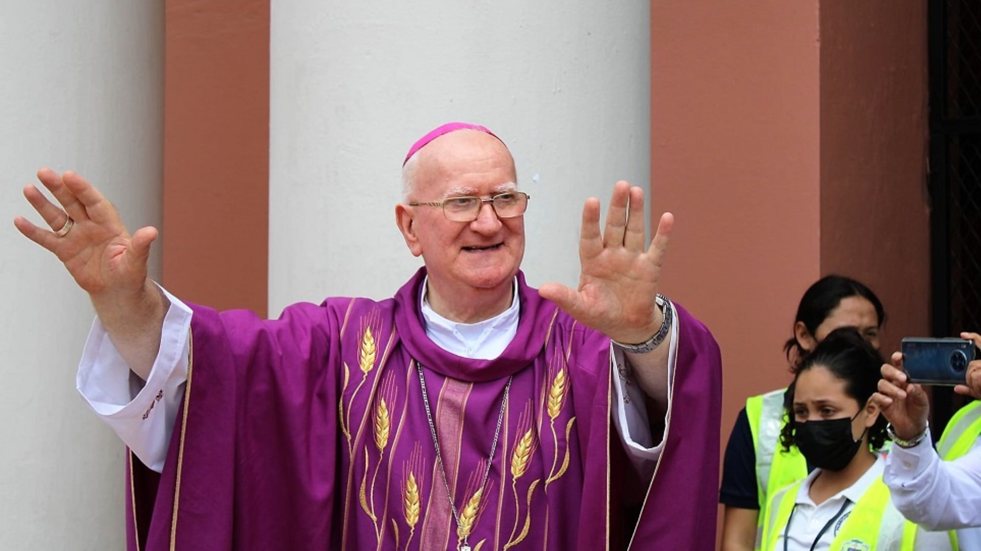 Monseñor Lenihan llama a elegir líderes con sentido común y compromiso