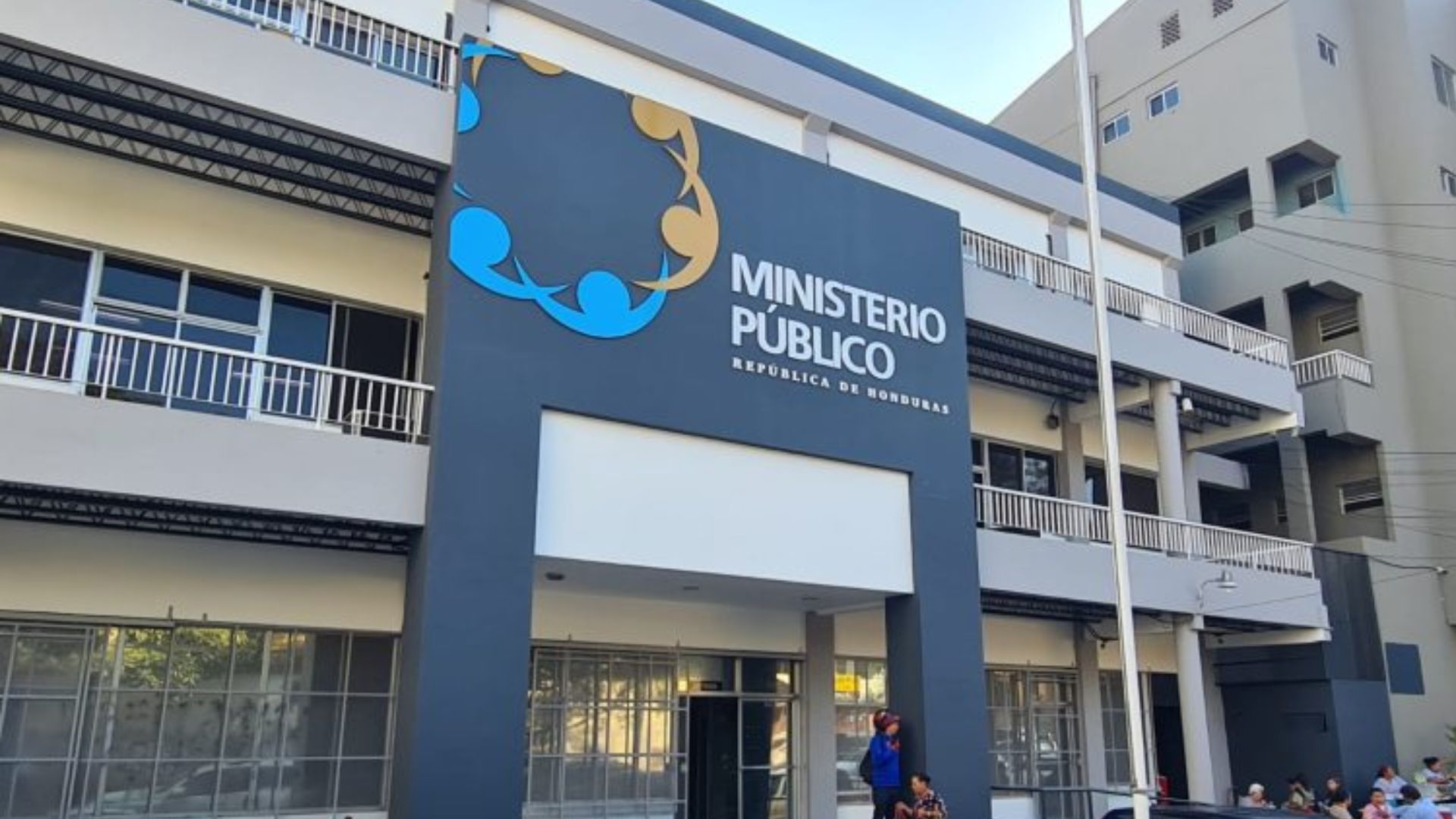 Presentan requerimiento a exfuncionarios del Fondo Vial por fraude de L32 millones