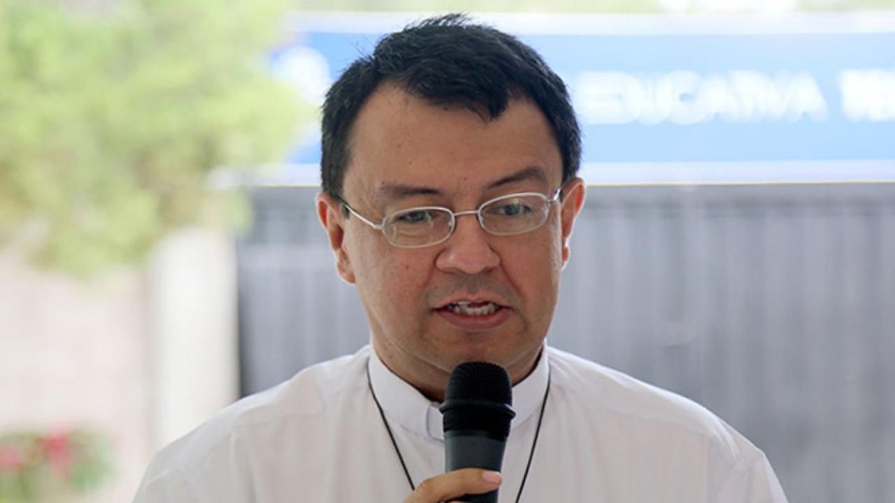 Padre Juan Ángel López: El mundo debe luchar por la paz, legado del papa