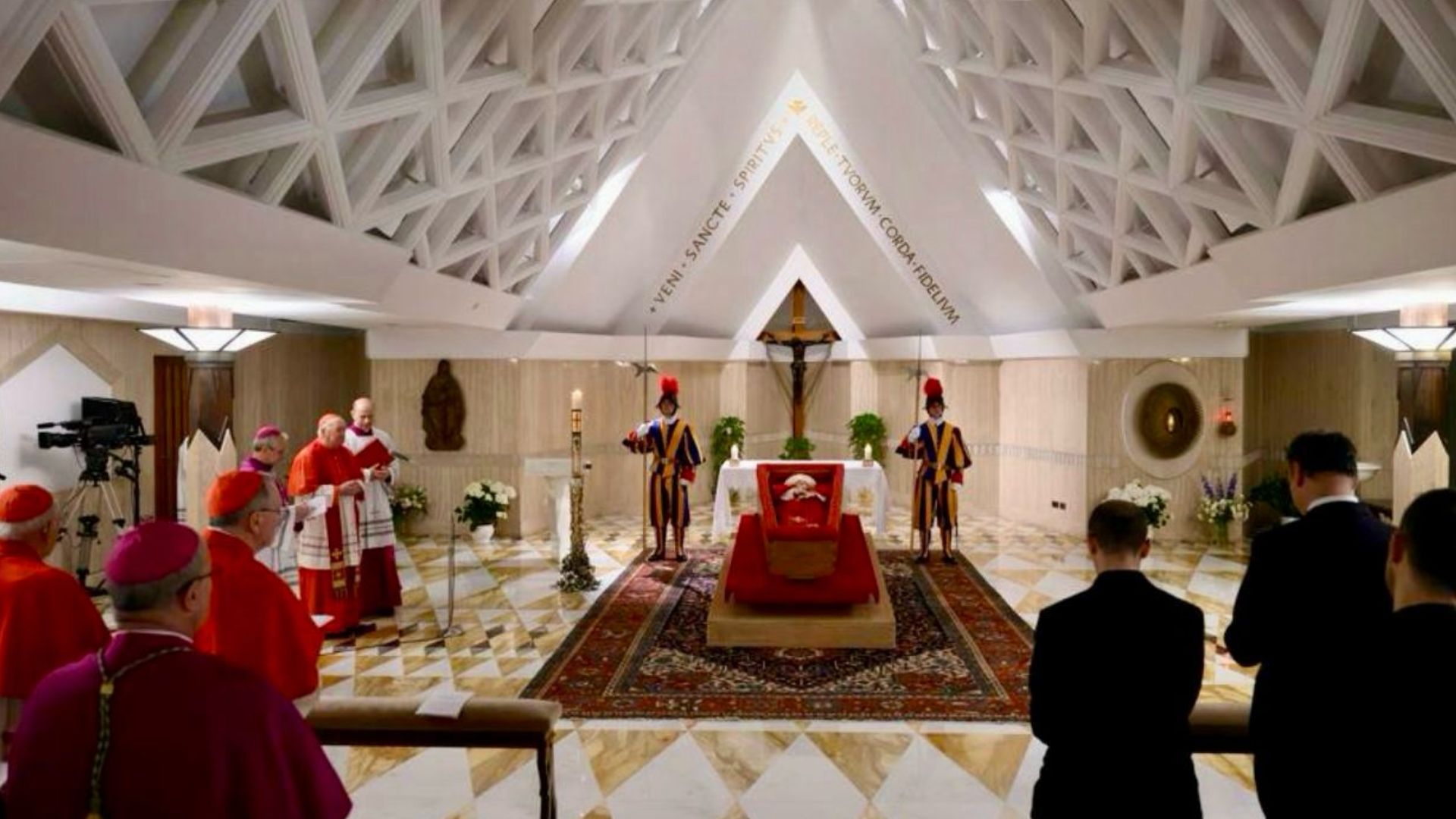 Imagen de Vaticano revela primeras imágenes del papa Francisco en Santa Marta