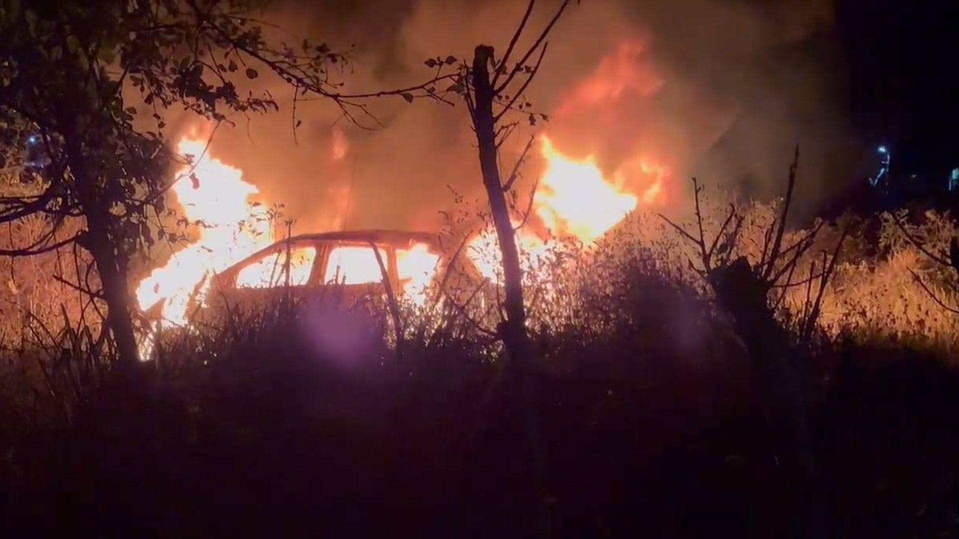 Hallan cuerpo carbonizado dentro de camioneta incendiada en Danlí