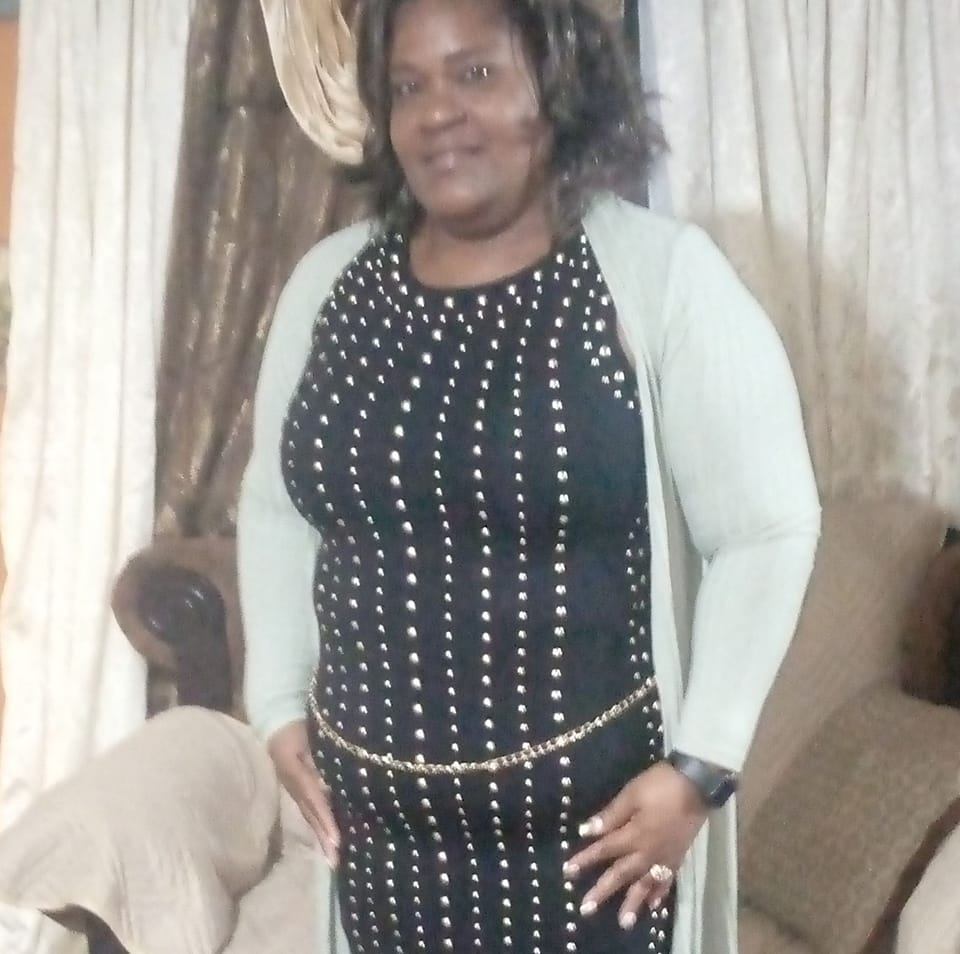 Una foto de la mujer