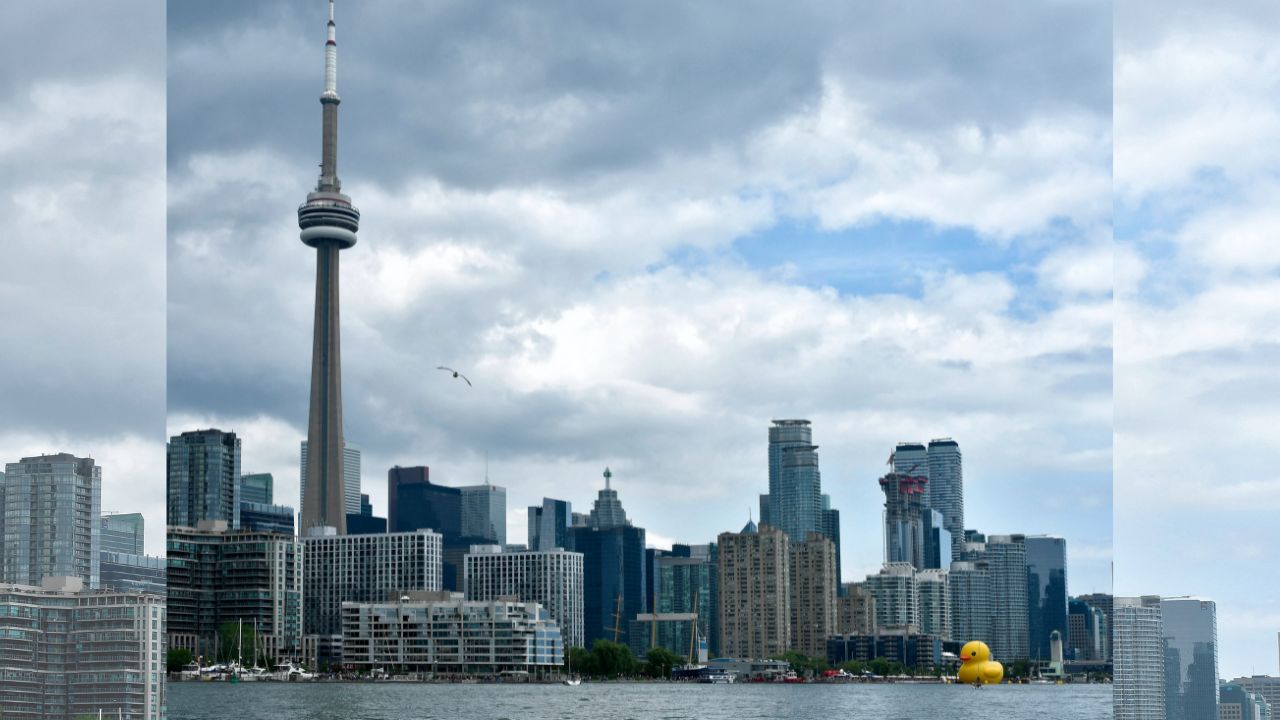 Aranceles de Trump causan el aumento de tasa de desempleo de Canadá al 6.9 %
