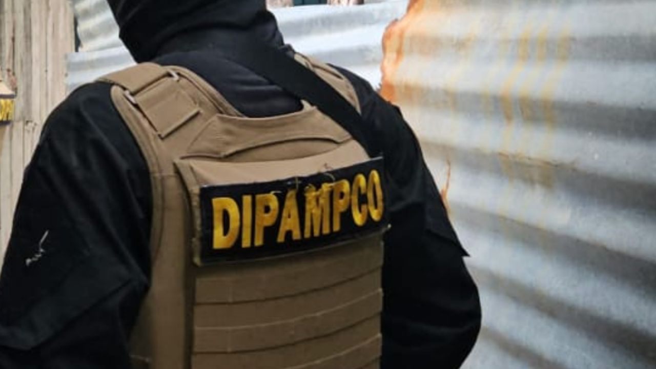 Capturan a dos policías de Dipampco por tráfico de drogas y armas prohibidas