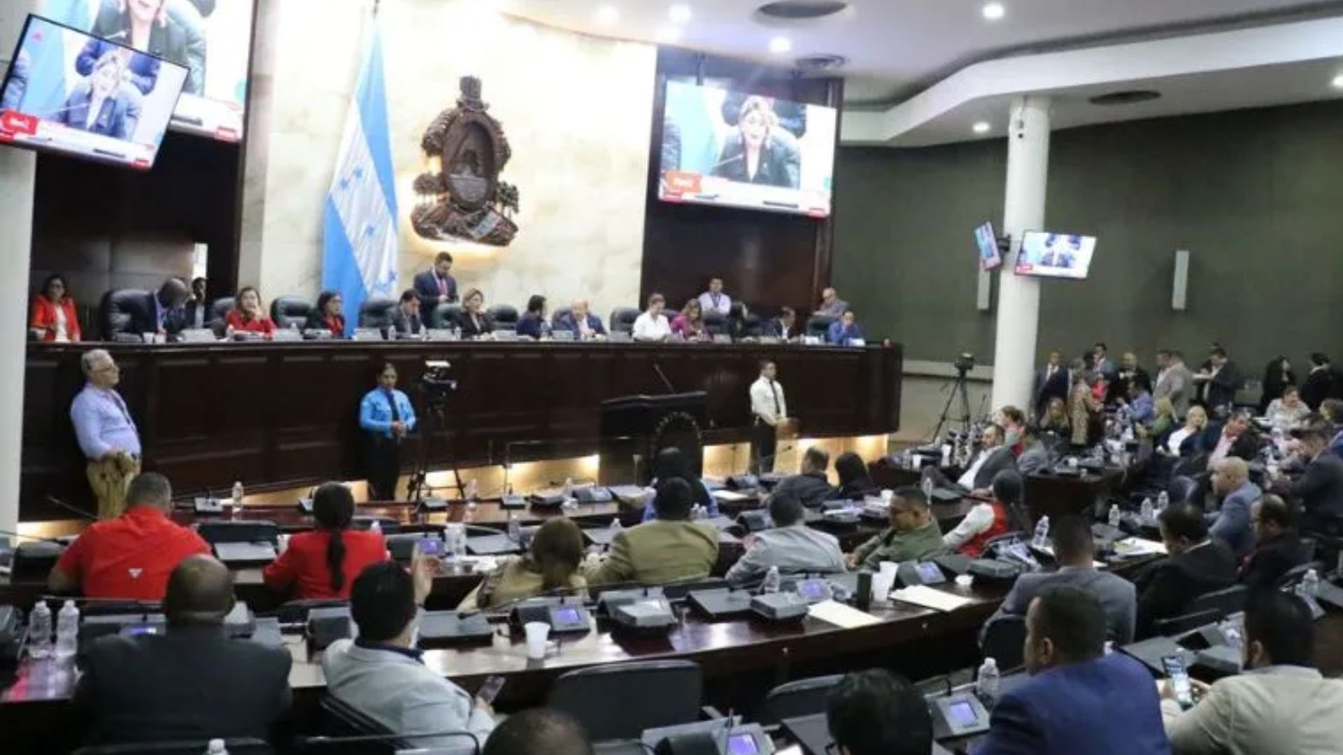 Fracasa intento de aprobar la Ley de Justicia Tributaria en su tercer debate