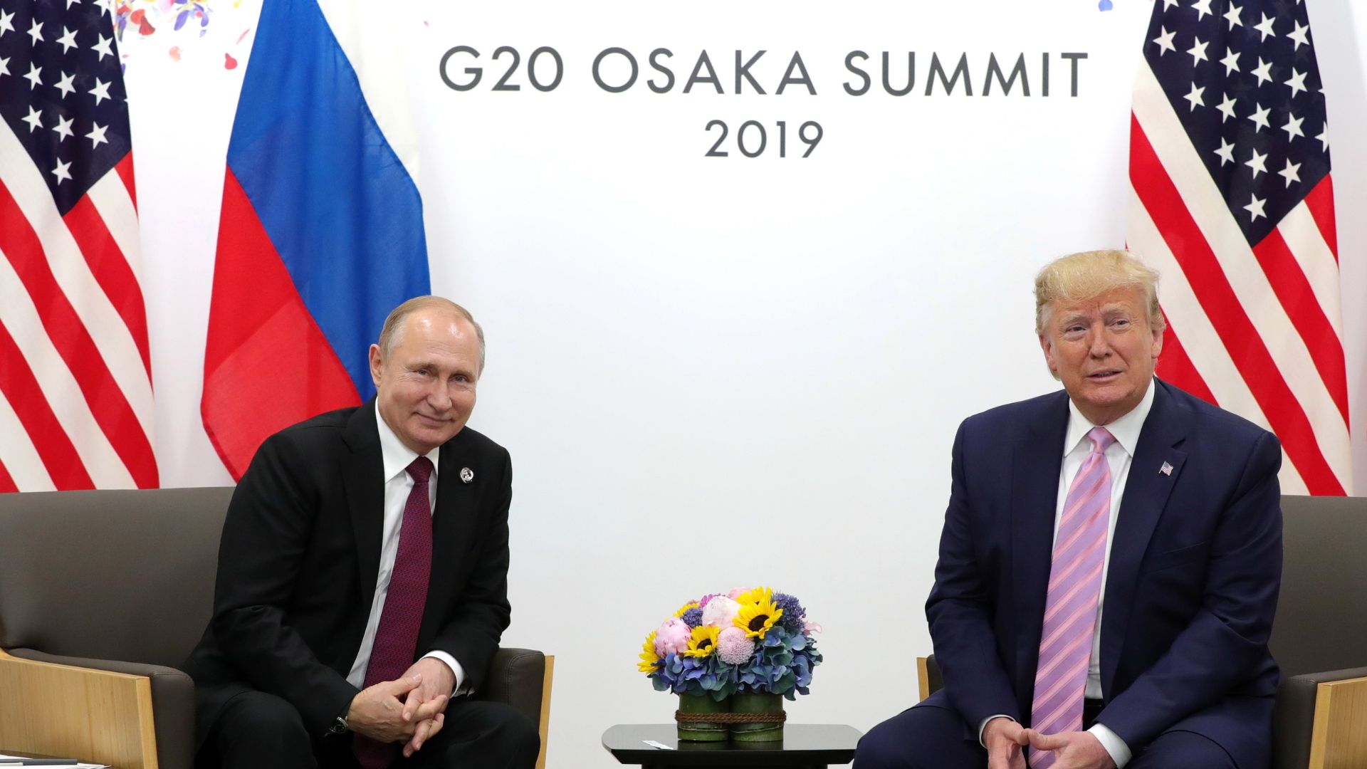Trump llamará el lunes a Putin y a Zelenski para negociar el fin de la guerra