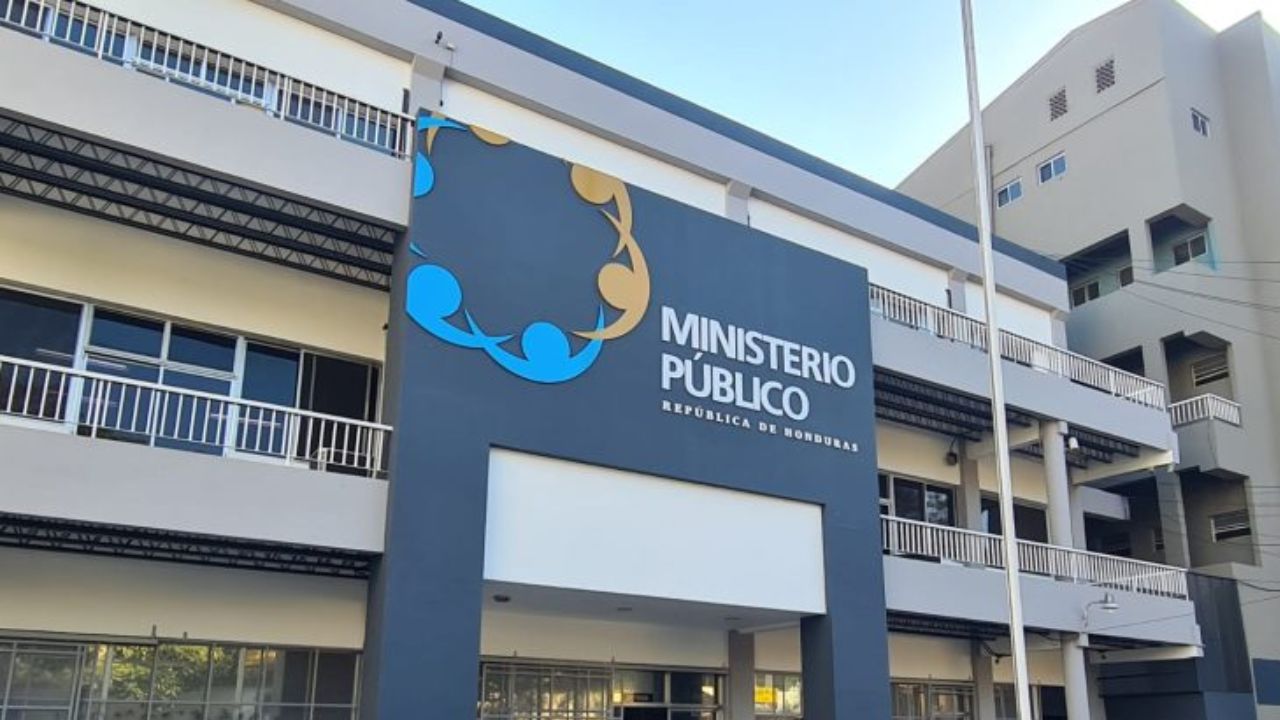 Esto investiga el MP en caso de adolescente que maltrataba a sus hijas