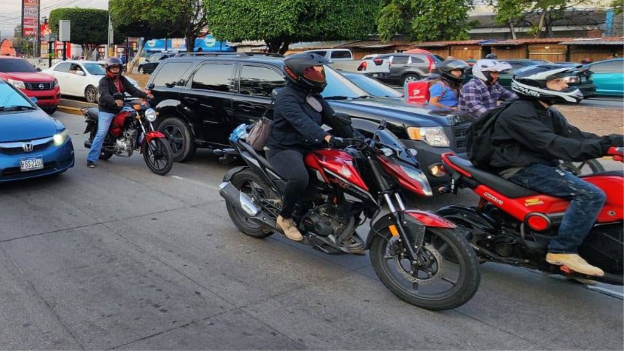 Policía anuncia requisitos para que motociclistas adquieran equipo de protección