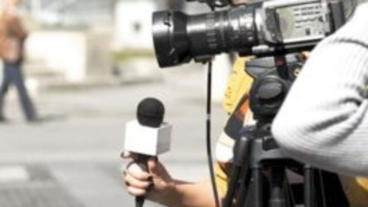 Imagen de Denuncian a las Fuerzas Armadas por tildar de 'sicarios' a tres periodistas