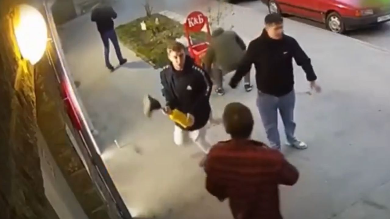 Video captó ataque de joven con su pierna ortopédica tras robar una cerveza