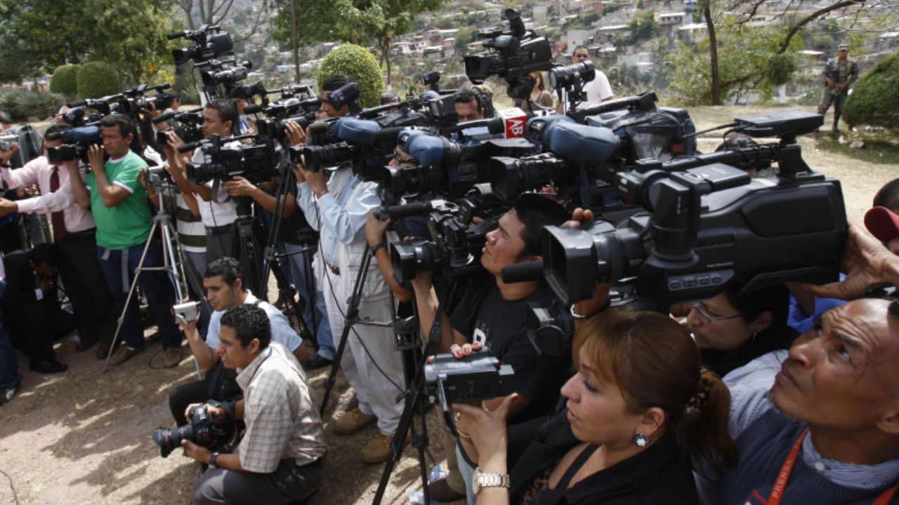 Mecanismo de protección a periodistas 'responde muy poco': Codeh; gobierno responde