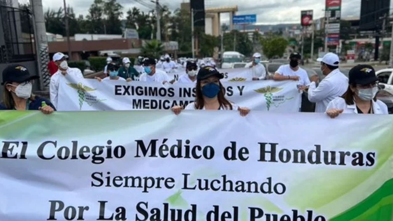 CMH cuestiona déficit de médicos y compras directas de medicamentos en Honduras