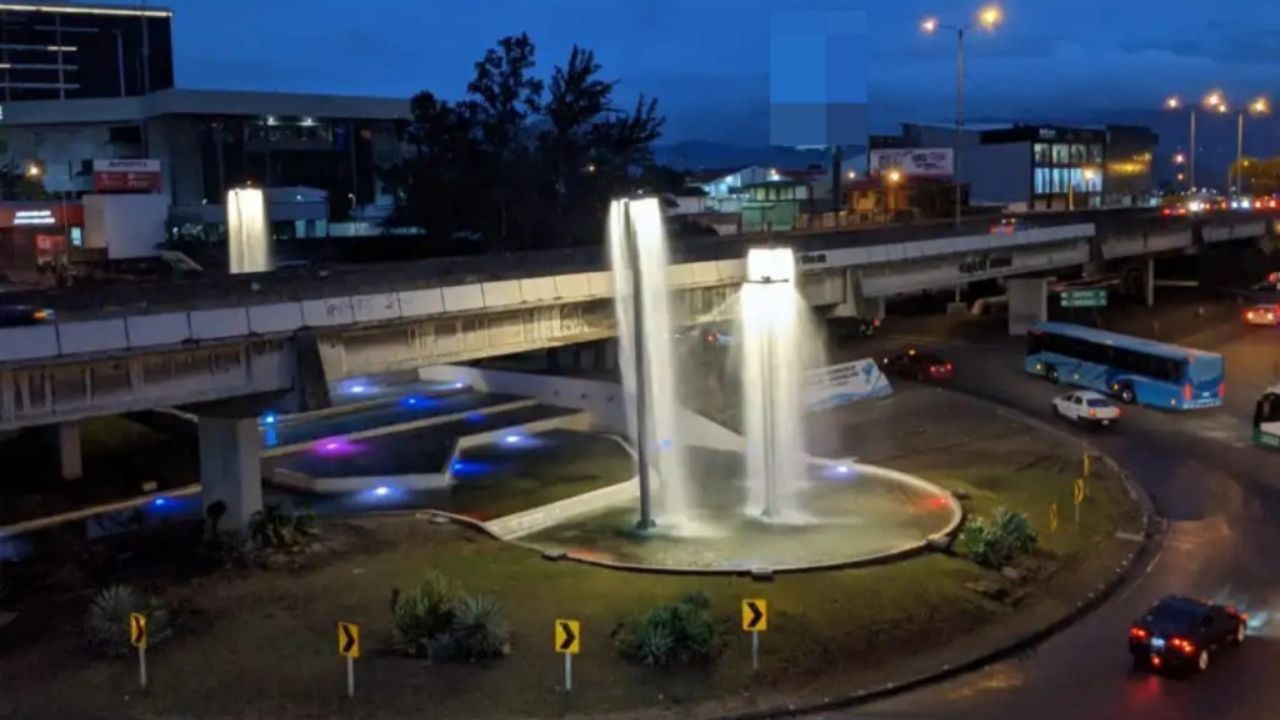 Vídeo: Mujer cayó desde un puente tras quedar colgando, ¿sobrevivió o murió?