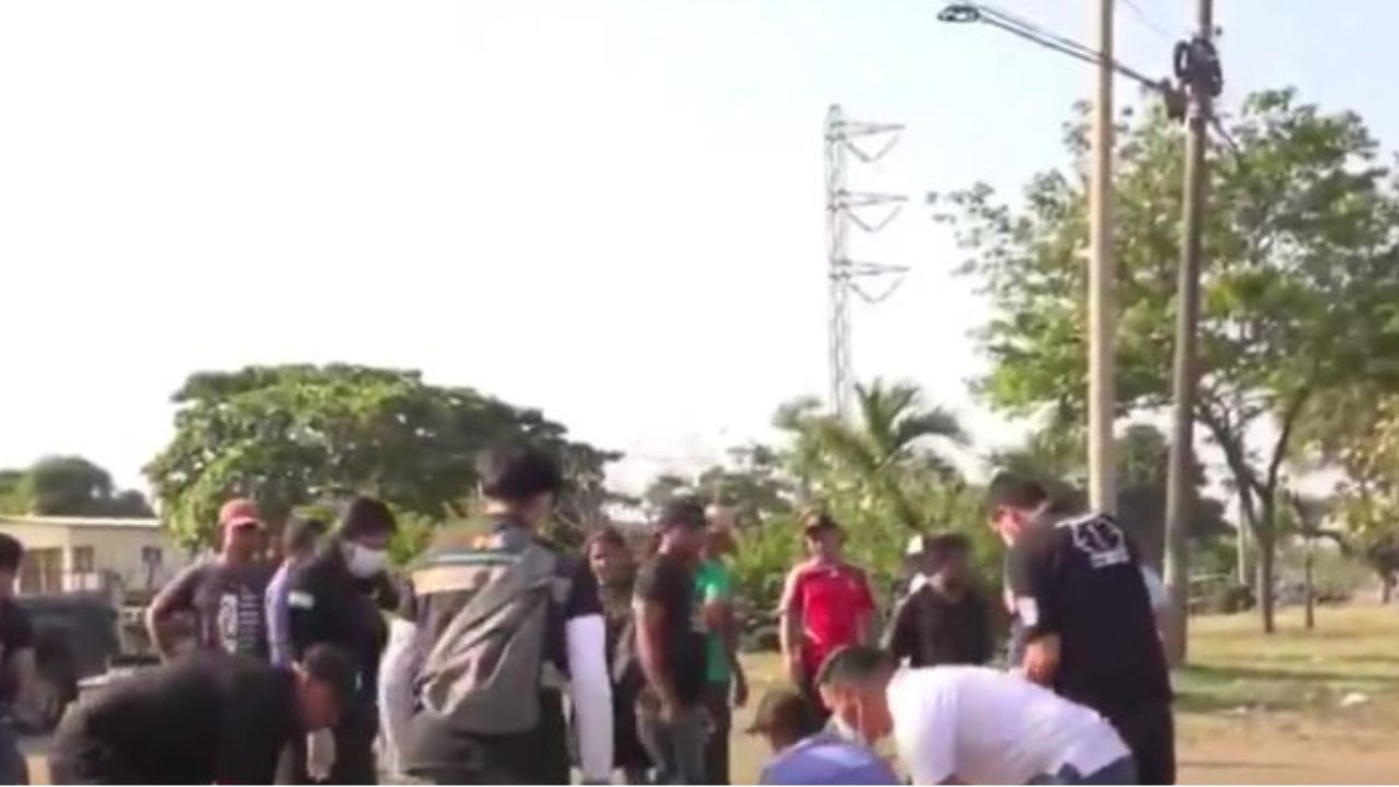 'Venía a velocidad': pareja y su hija de 6 años estrellan su moto contra auto