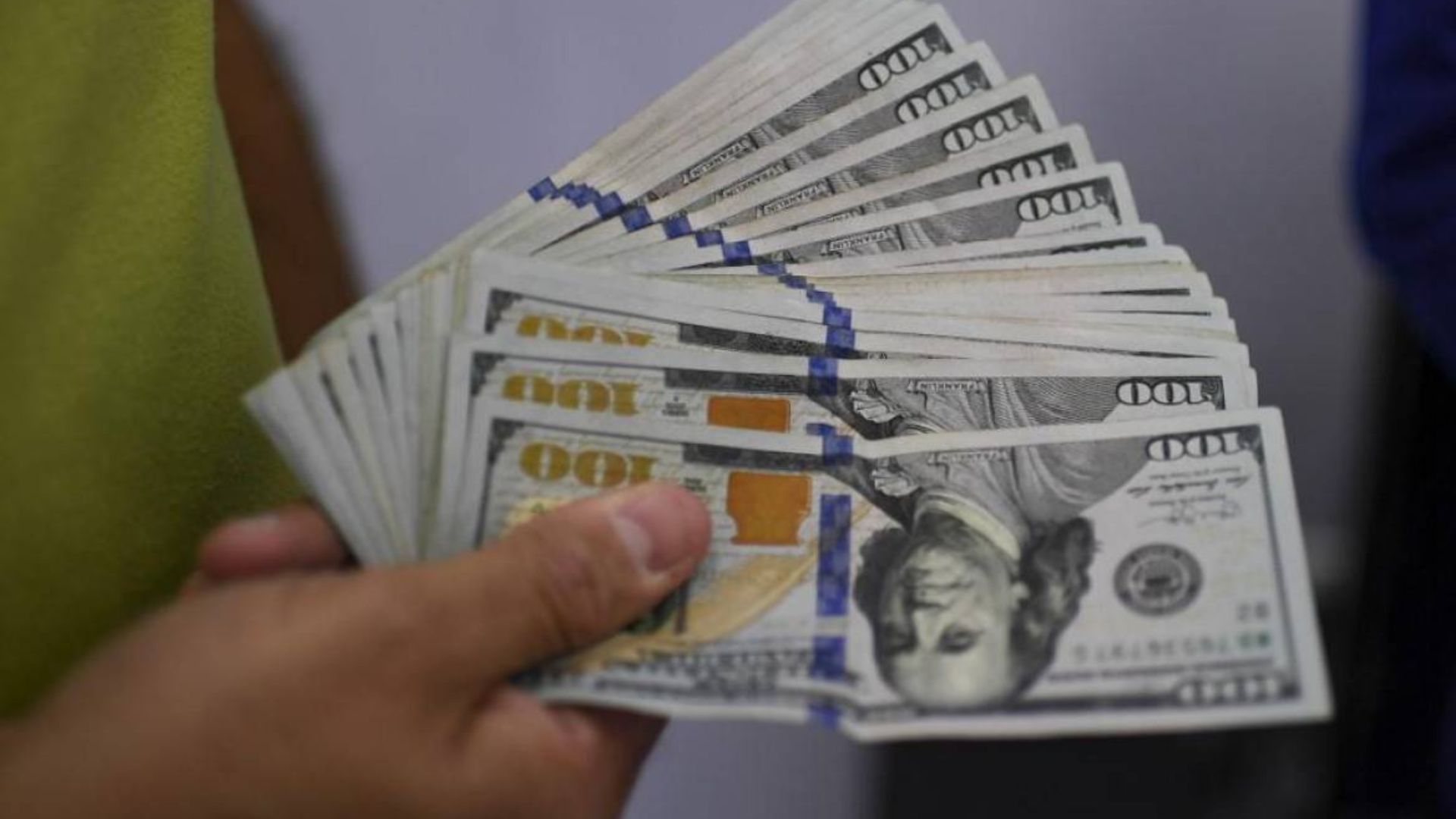 Impuesto del 5 % a remesas desde EE. UU. pondría en riesgo la economía hondureña