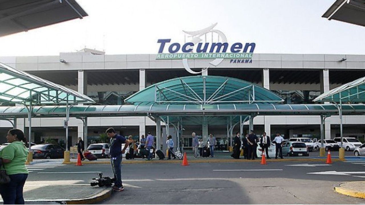 Nervios delatan a hondureña: llevaba $ 18,000 en su cartera en Panamá