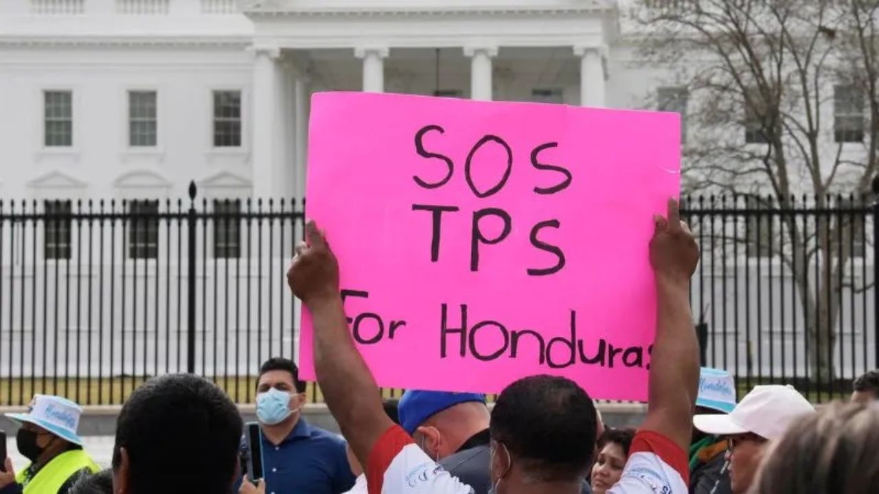 Hondureños con TPS viven en zozobra ante silencio de Estados Unidos