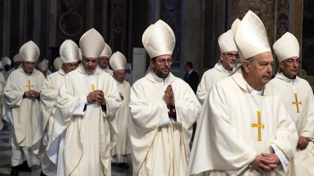 Tras honrar a Francisco, el Vaticano inicia cuenta regresiva para el cónclave