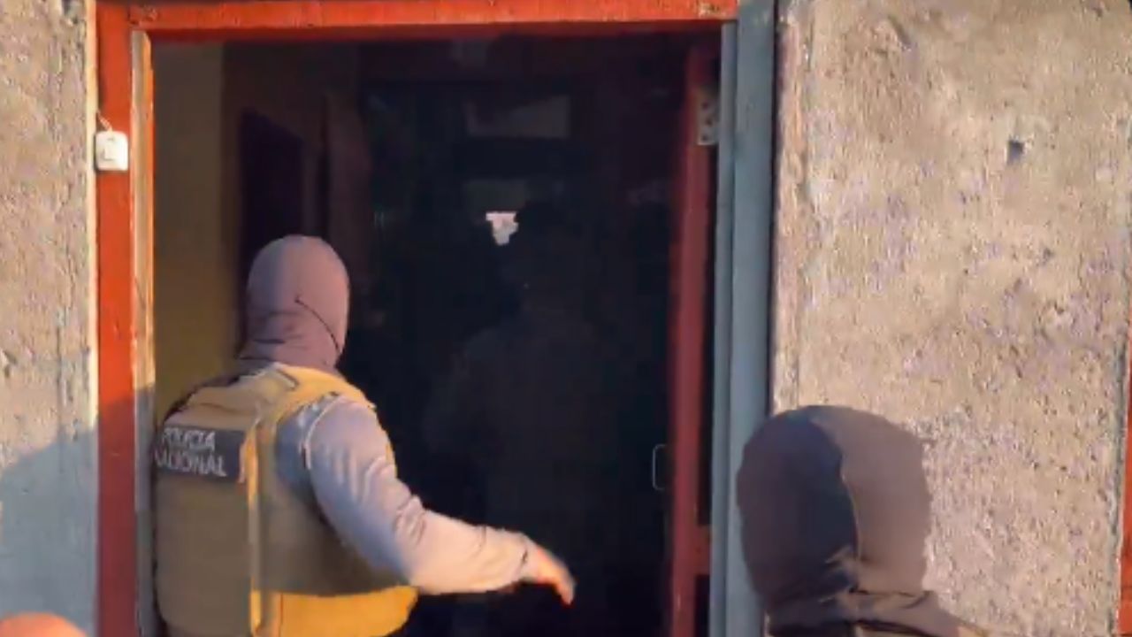 Tres mujeres son capturadas acusadas por extorsión y estafas en línea