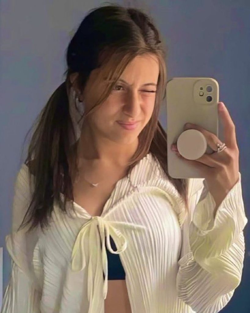 Una foto de la joven Anamaria E. Milazzo