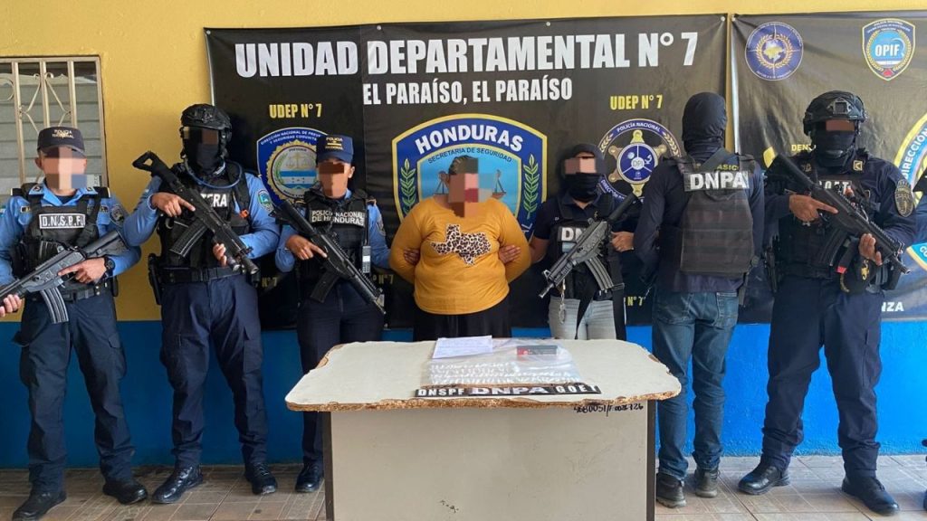 Mujer detenida con droga en El Paraíso.