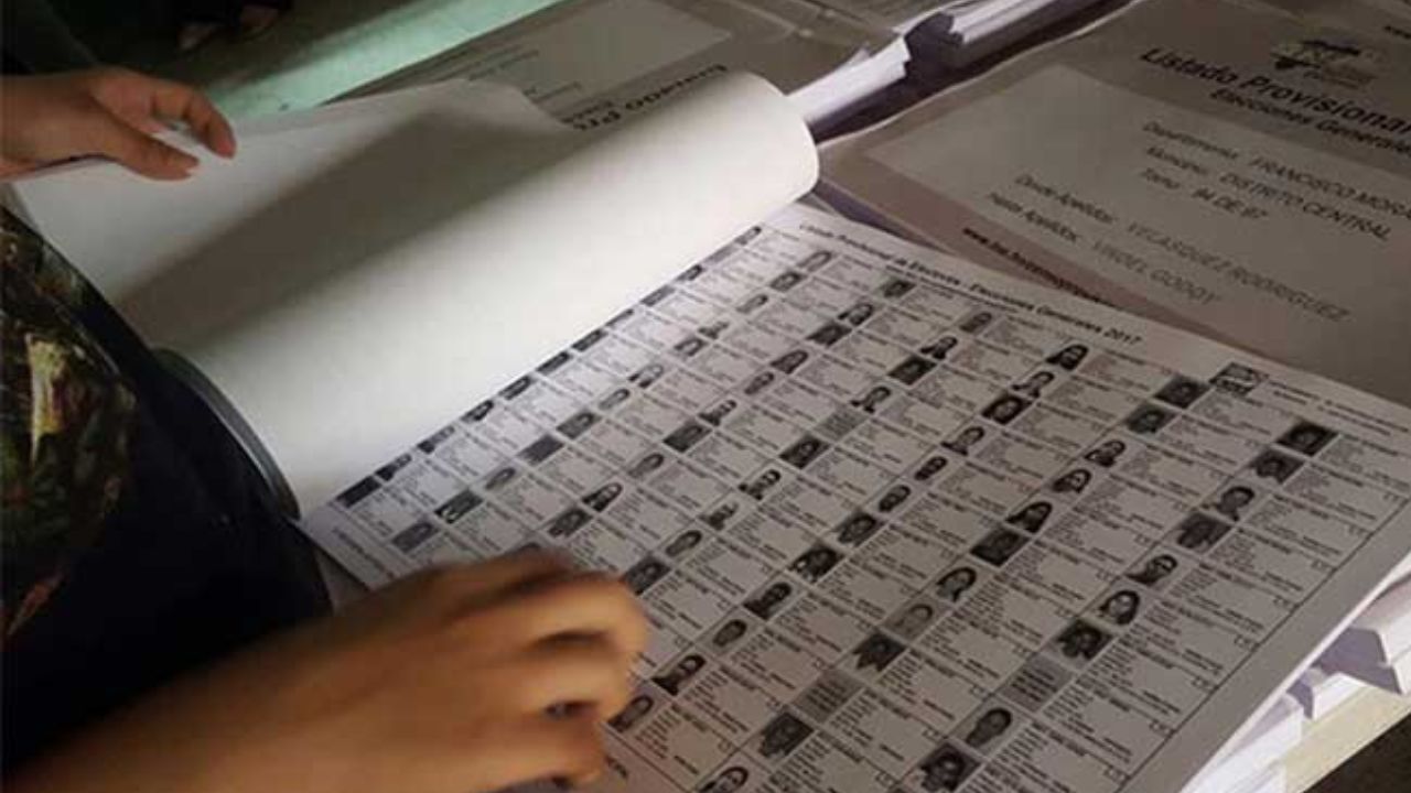 Imagen de CNE exhibe censo electoral y exige verificar centros de votación en exterior