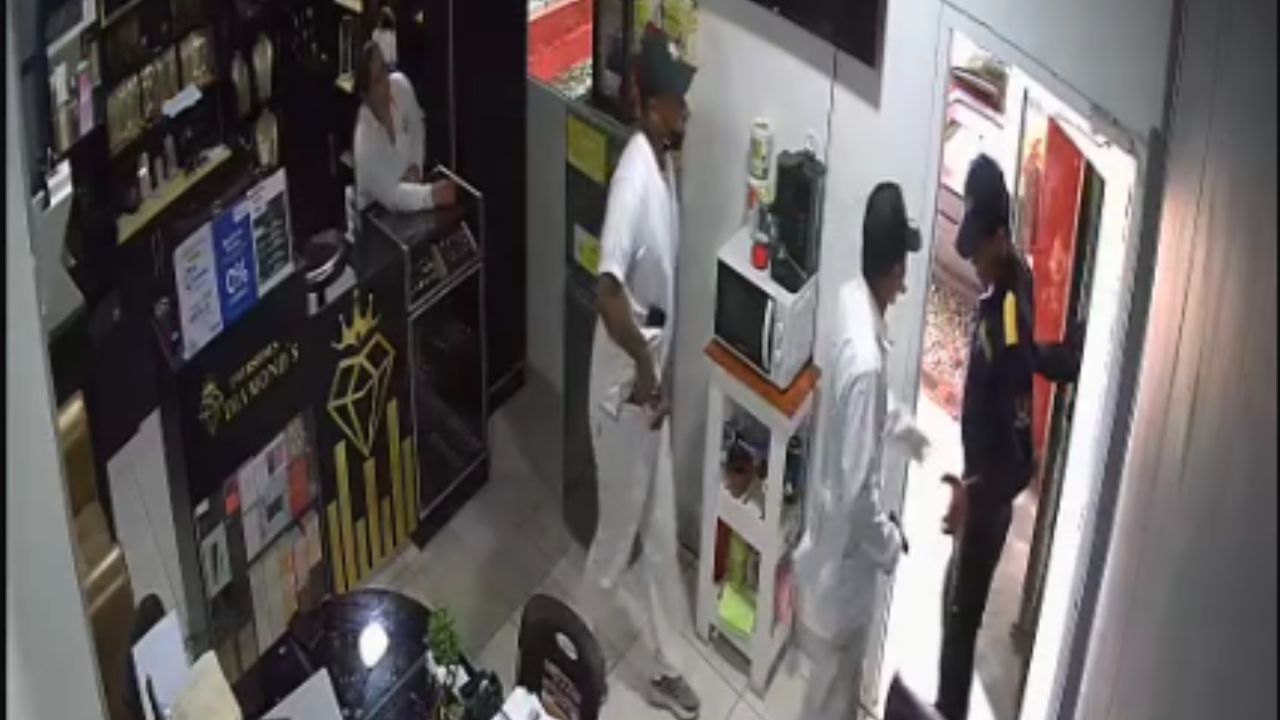 Confirman condición médica del guardia herido en asalto a autolote en SPS