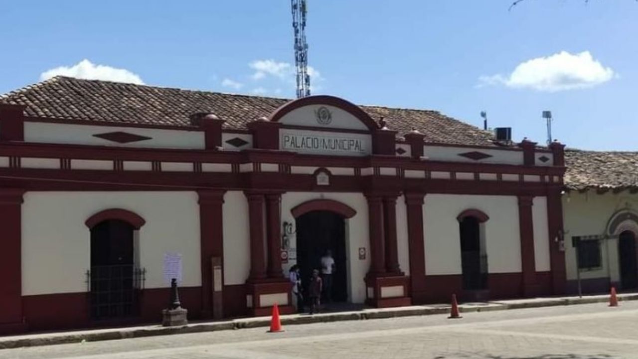 Fredy Aragón, el exfuncionario que cobró L200,000 con títulos académicos falsos