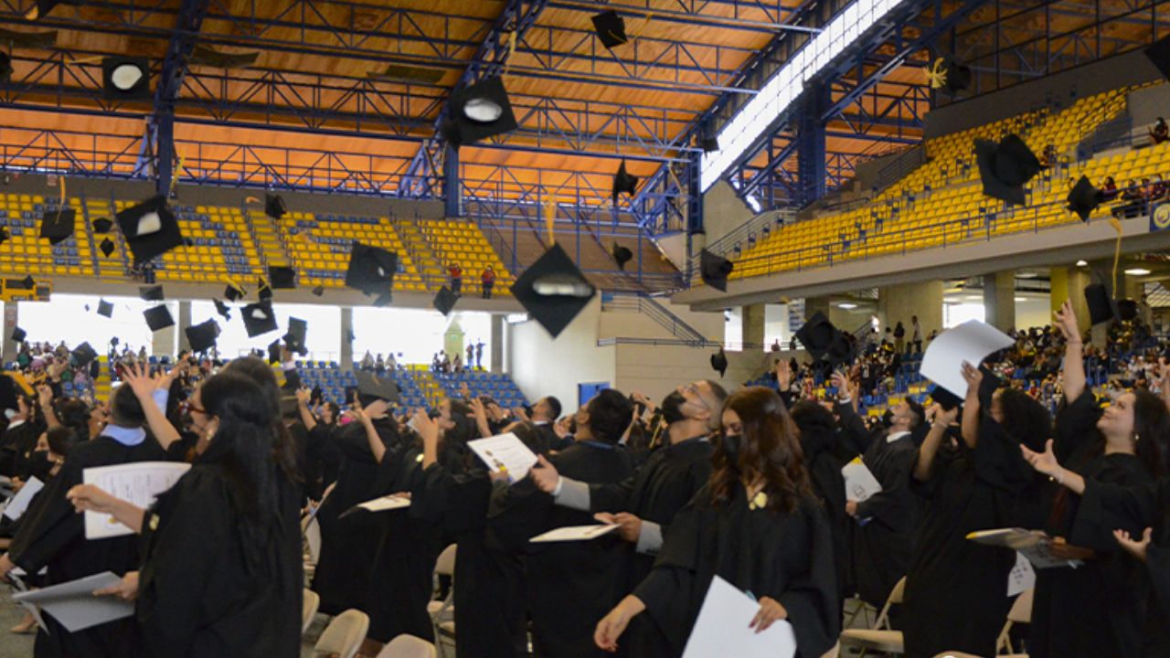 Solo el 20 % de egresados anuales de la UNAH logran encontrar empleo