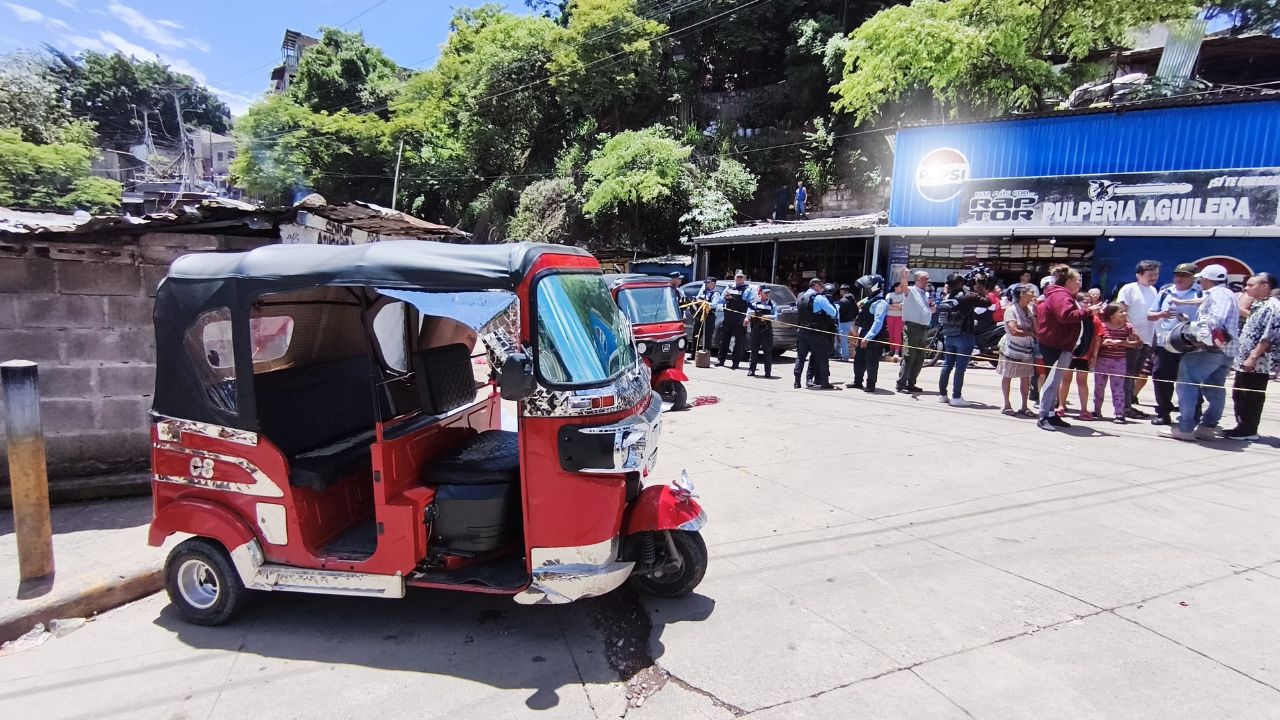 '¿Dónde está la seguridad?', desgarradora escena en muerte de mototaxista en Tegucigalpa