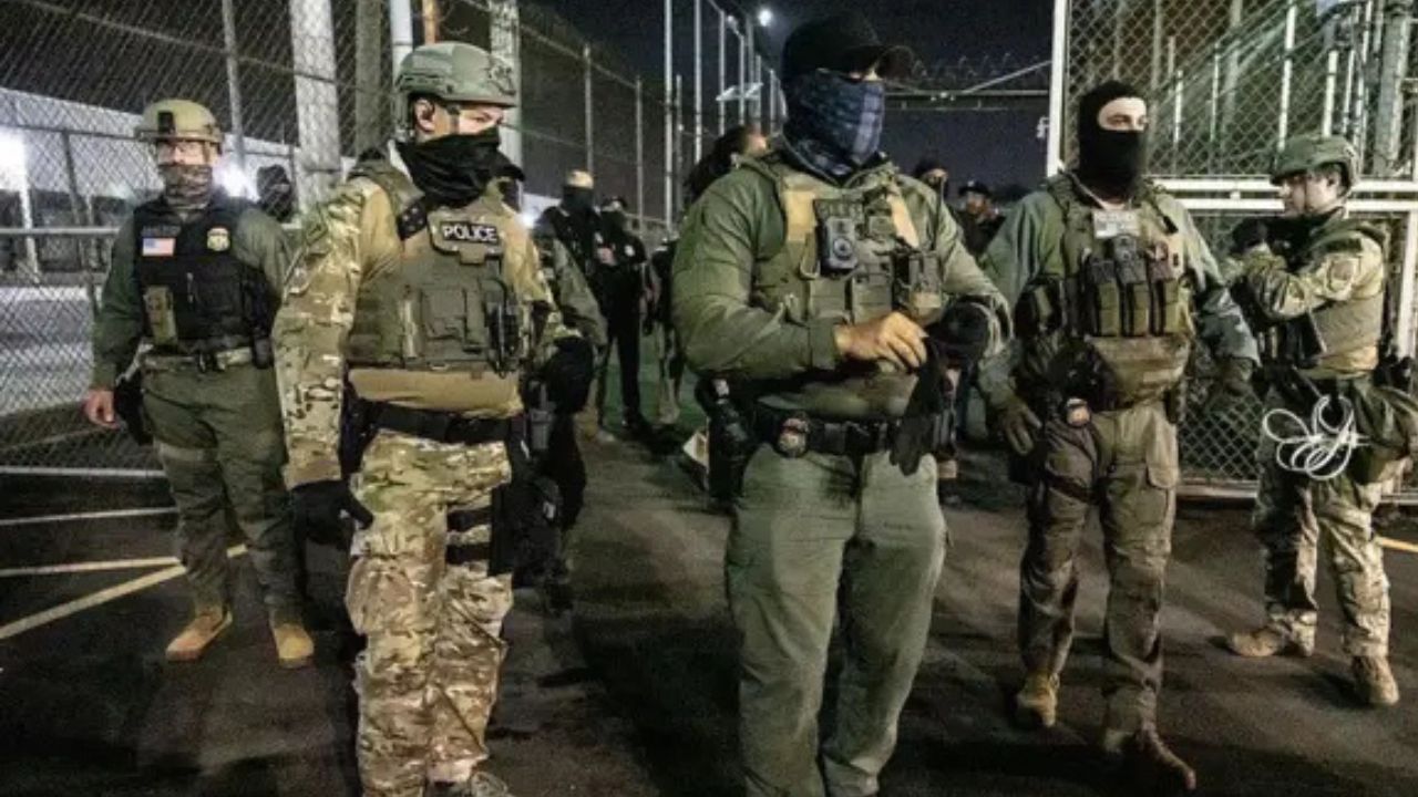 Agentes de inmigración de Trump provocan furia y temor en las calles de EEUU